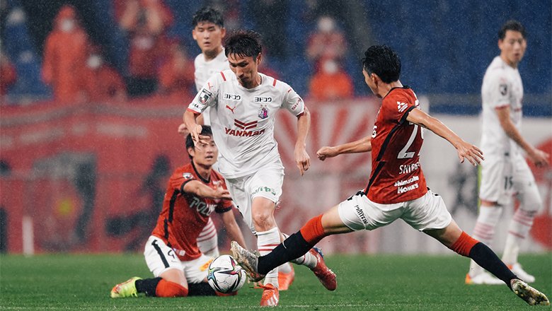 W88 – 17:30
                                        
                                    
                                    
                                        Urawa Red Diamonds
                                                                                    
                                                                            
                                    
    
                                            VS
    
                                    
                                    
                                                                                    
                                                                                Cerezo Osaka
